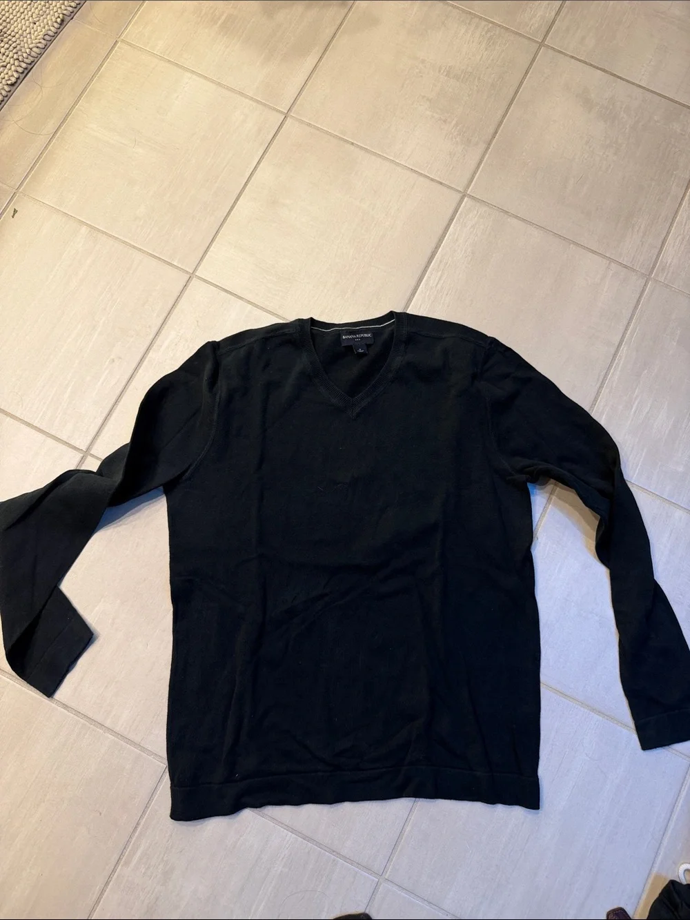 Banana Republic Black V-Neck Sweater (M)